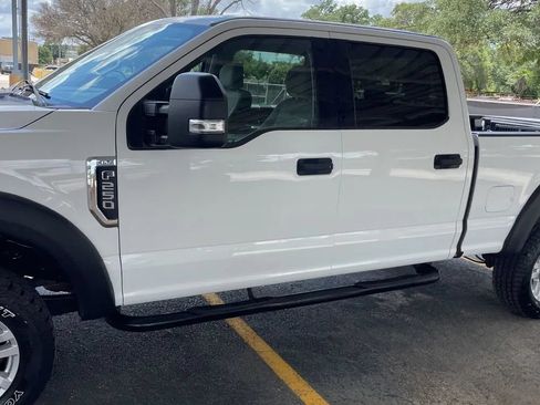 Used 2017 Ford F250 XLT AWD/4WD image 3