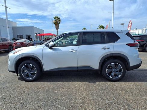 Used 2024 Nissan Rogue SV AWD/4WD image 5