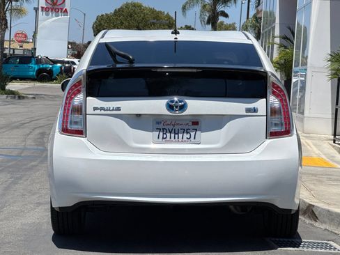 Used 2013 Toyota Prius Five FWD image 6