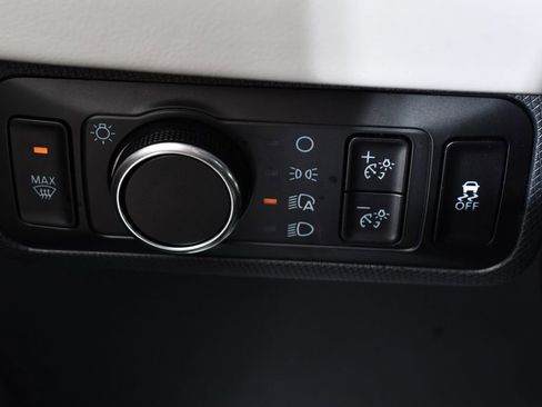 Used 2025 Ford Mustang Mach-E Premium image 28