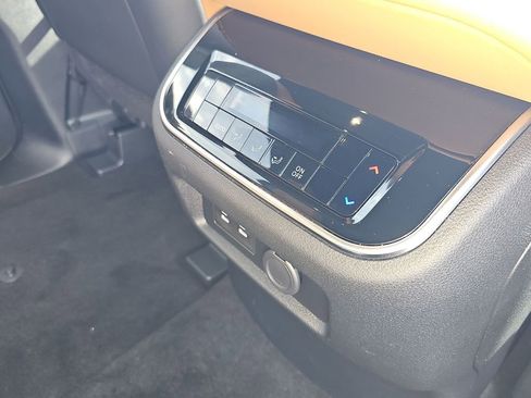 Used 2025 Nissan Armada SL w/ Captain's Chari Seat Package image 23