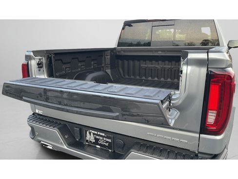 Used 2023 GMC Sierra 1500 Denali w/ Denali Reserve Package AWD/4WD image 16