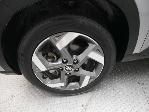 Used 2025 Hyundai Venue SEL FWD image 26
