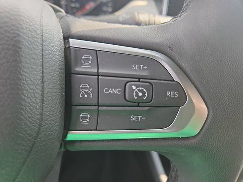 Used 2025 Jeep Compass Limited AWD/4WD image 16