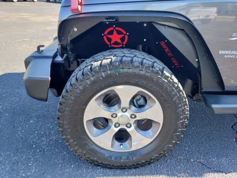 Used 2016 Jeep Wrangler Unlimited Sahara image 14