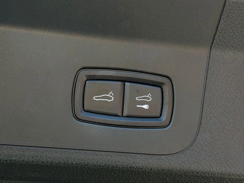 Used 2018 Porsche Panamera RWD image 7