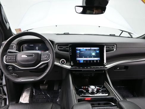 Used 2022 Jeep Wagoneer Series III w/ Premium Group I image 41