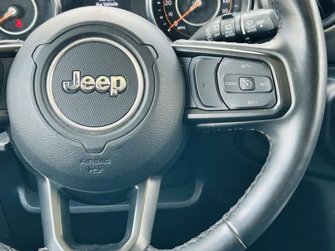 Used 2022 Jeep Wrangler Unlimited Sport image 13