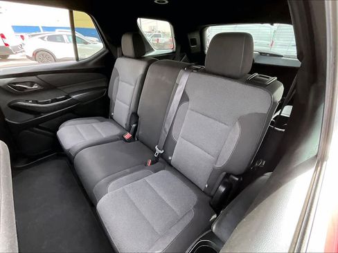 Used 2023 Chevrolet Traverse LT image 21