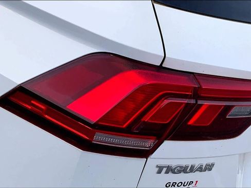 Used 2018 Volkswagen Tiguan S image 27