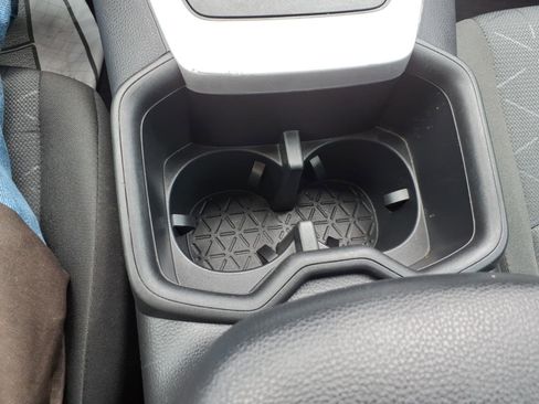 Used 2022 Toyota RAV4 XLE w/ Convenience Package FWD image 16