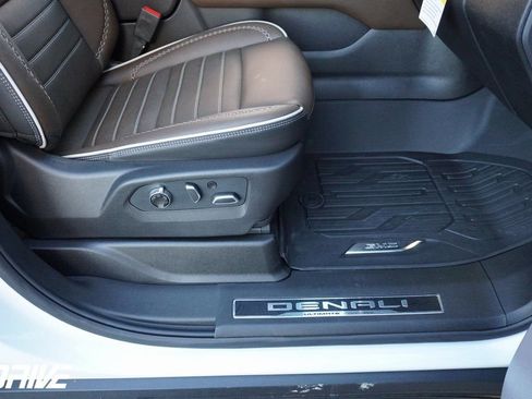 Used 2026 GMC Yukon Denali Ultimate image 51