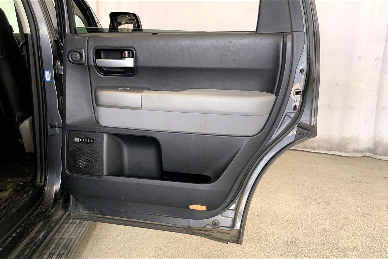 Used 2016 Toyota Sequoia Limited w/ Safety & Convenience Package RWD image 23