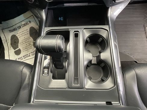 Used 2022 Ford F150 Lariat w/ Equipment Group 502A High image 14