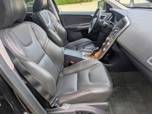 Used 2017 Volvo XC60 T5 Inscription w/ Preferred Option Package image 9