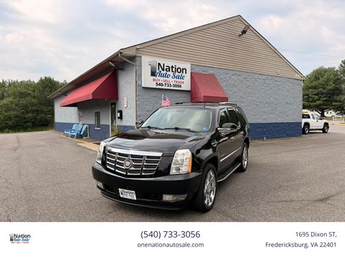 Used 2013 Cadillac Escalade Luxury AWD/4WD image 1