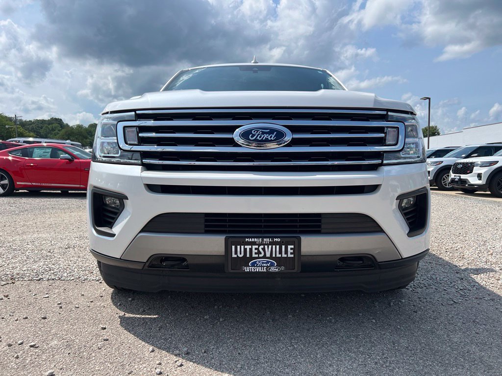 Used 2019 Ford Expedition Max XLT w/ Equipment Group 202A AWD/4WD image 3