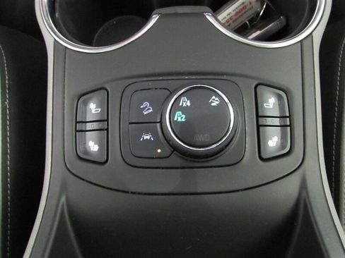 Used 2023 GMC Terrain SLT AWD/4WD image 33
