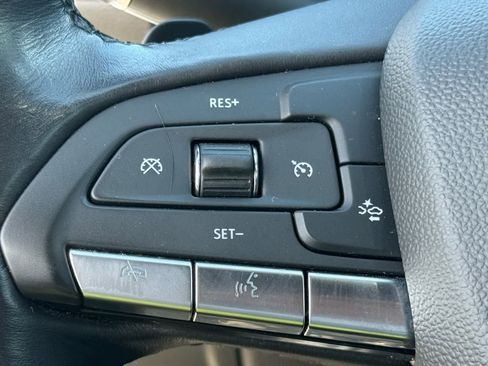 Used 2022 Cadillac XT4 Premium Luxury w/ Enhanced Visibility Package image 19