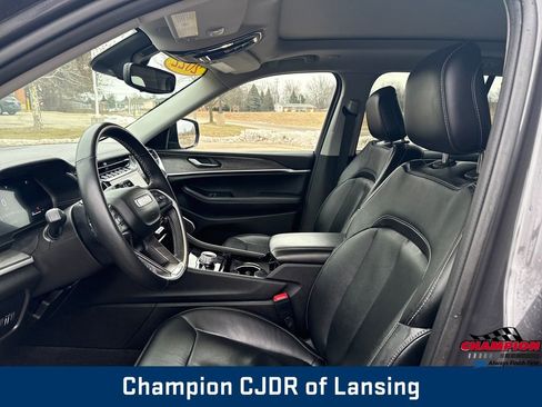 Used 2022 Jeep Grand Cherokee Limited image 10