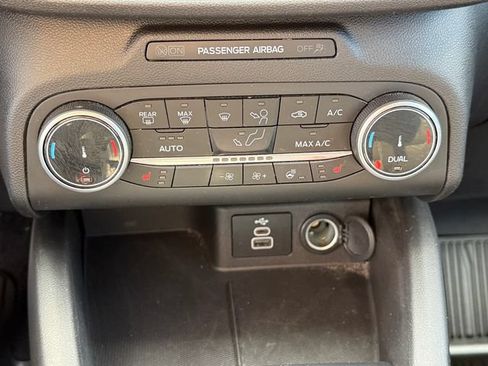 Certified 2025 Ford Escape Active w/ Cold Weather Package FWD image 4