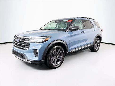 Used 2025 Ford Explorer Active w/ Active Comfort Package AWD/4WD image 7