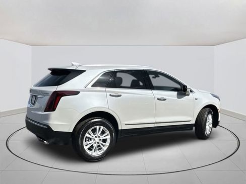 New 2025 Cadillac XT5 Luxury image 11