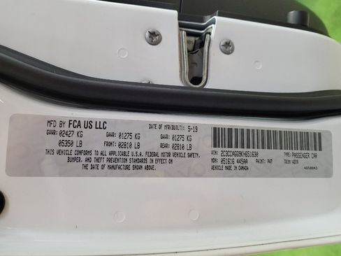 Used 2019 Chrysler 300 S AWD/4WD image 33