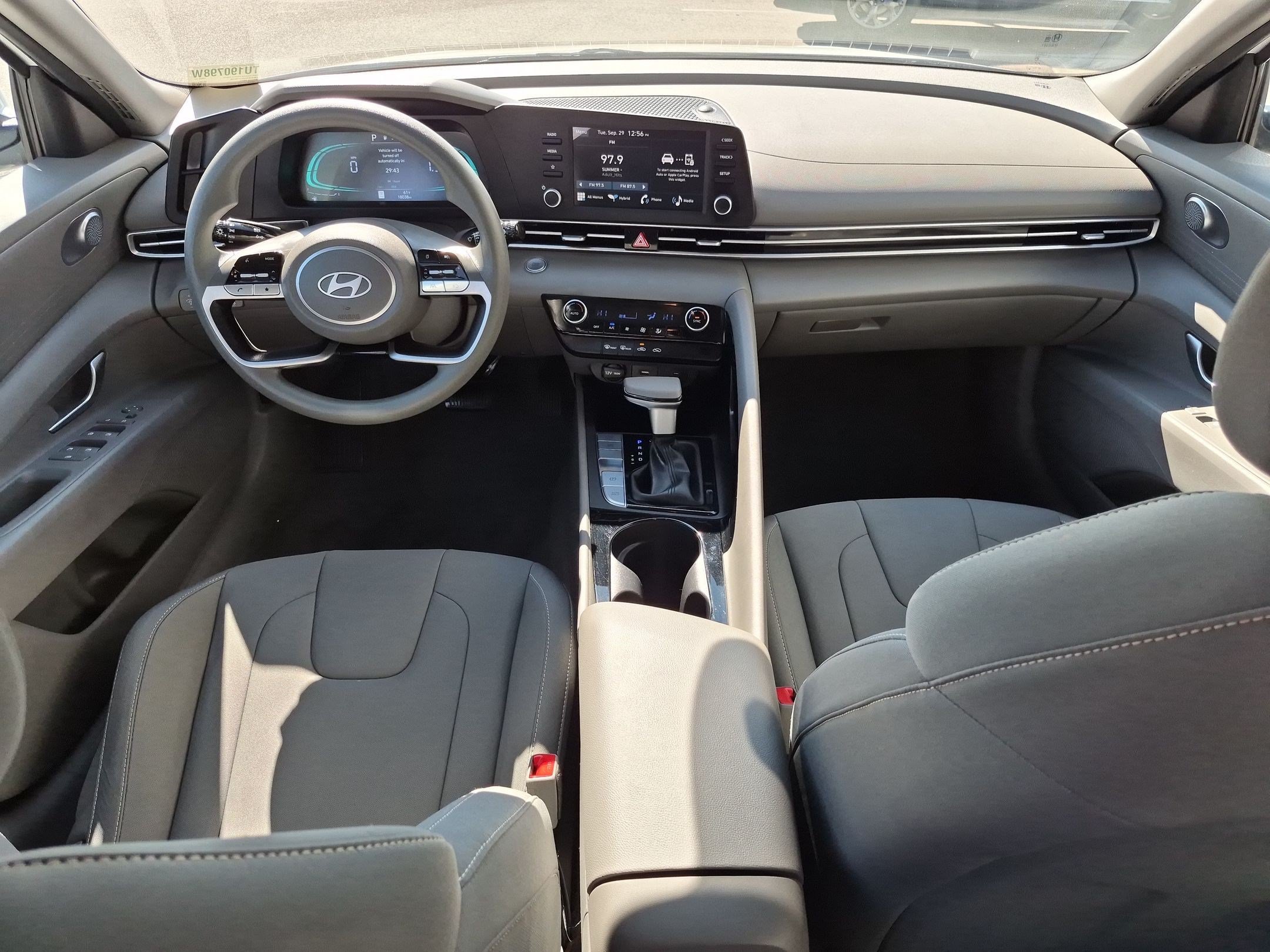 Used 2026 Hyundai Elantra Hybrid FWD image 30