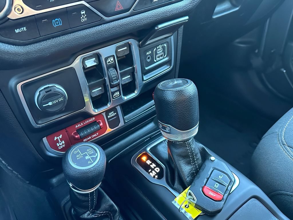 Used 2024 Jeep Wrangler Unlimited AWD/4WD image 19