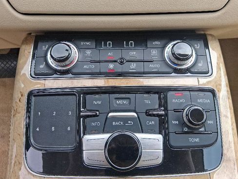 Used 2011 Audi A8 L 4.2 image 35