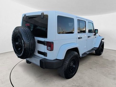 Used 2015 Jeep Wrangler Unlimited Sahara w/ Max Tow Package AWD/4WD image 5