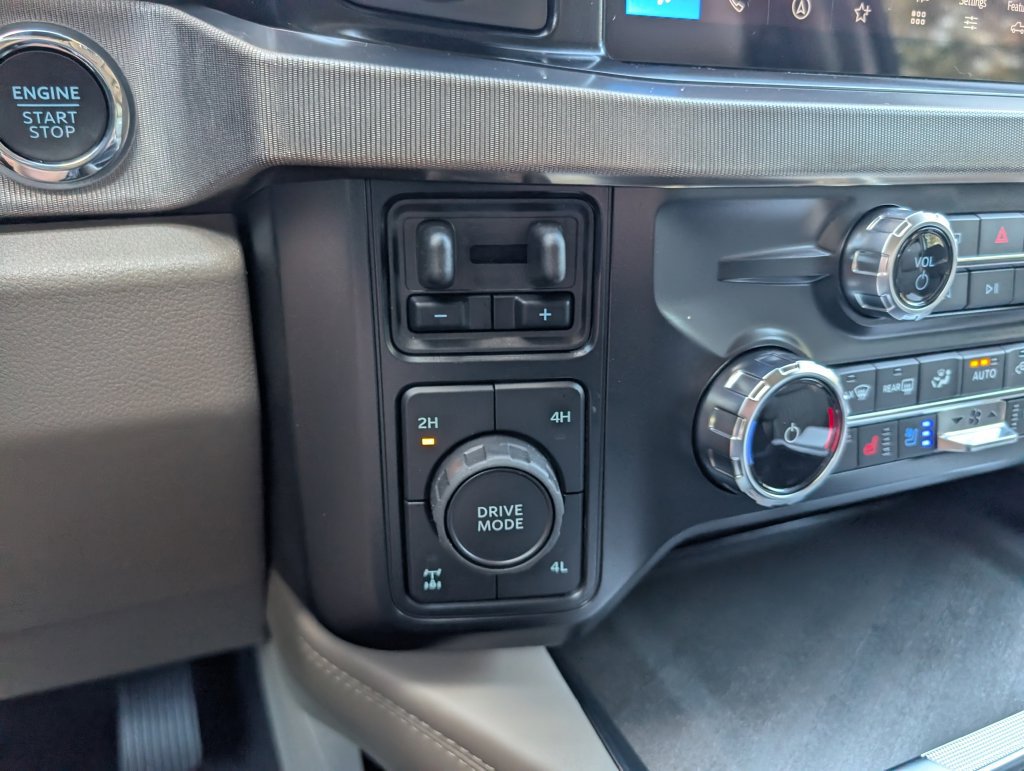 New 2027 Ford F250 Platinum w/ Platinum Plus Package AWD/4WD image 13