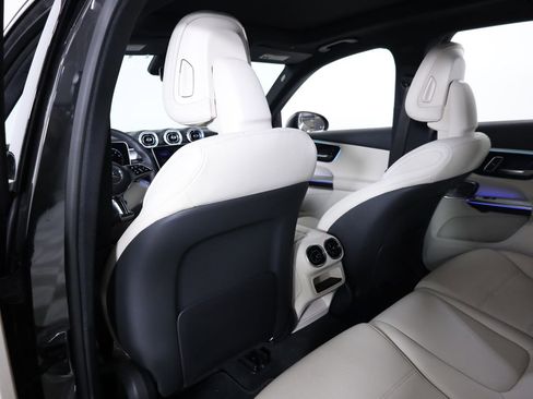Used 2026 Mercedes-Benz GLC 300 4MATIC image 40