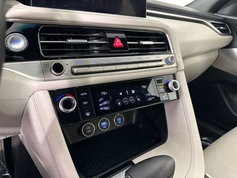 Used 2025 Genesis G70 2.5T RWD image 26