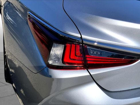 Used 2025 Lexus ES 350 w/ Premium Package FWD image 28