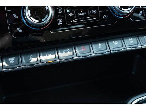 New 2026 GMC Sierra 2500 AT4X w/ LPO, Black Badging Package AWD/4WD image 28