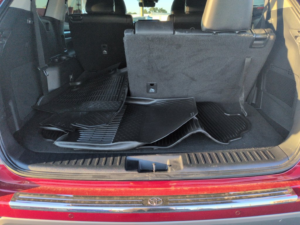Used 2023 Toyota Highlander Platinum FWD image 23