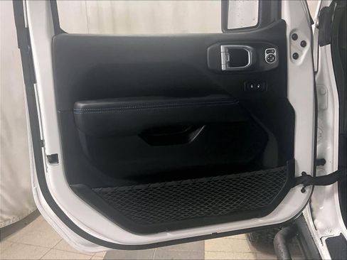 Used 2021 Jeep Wrangler Unlimited Rubicon 4xe w/ Steel Bumper Group image 9