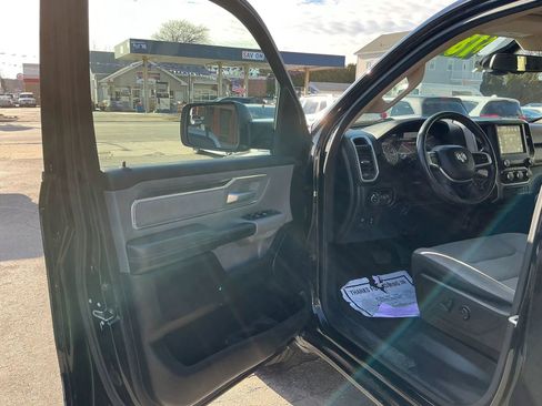 Used 2019 RAM 1500 Big Horn AWD/4WD image 5
