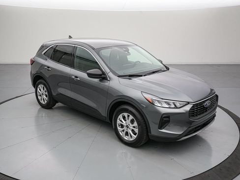 Certified 2023 Ford Escape Active w/ Tech Pack #1 AWD/4WD image 2