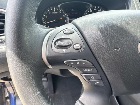 Used 2018 Nissan Pathfinder SV FWD image 22