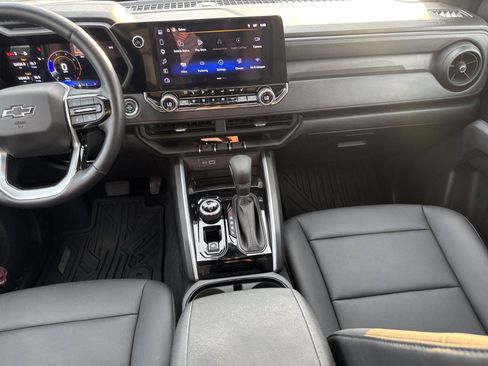 Used 2025 Chevrolet Colorado Trail Boss AWD/4WD image 15