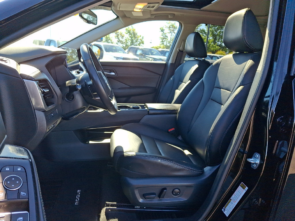 Certified 2024 Nissan Rogue SL w/ SL Premium Package AWD/4WD image 14