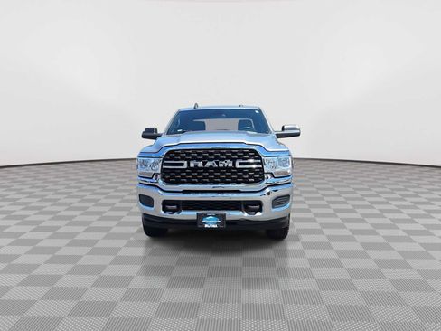 Used 2022 RAM 2500 Big Horn AWD/4WD image 3