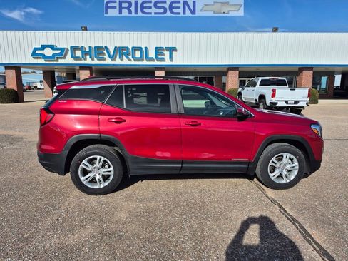 Used 2021 GMC Terrain SLE w/ Driver Convenience Package image 6