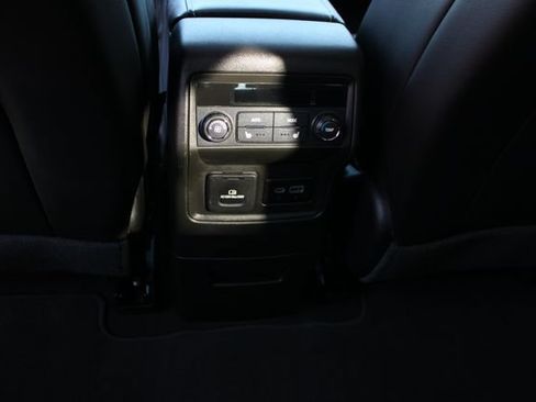 Used 2023 GMC Acadia Denali w/ Denali Ultimate Package AWD/4WD image 28