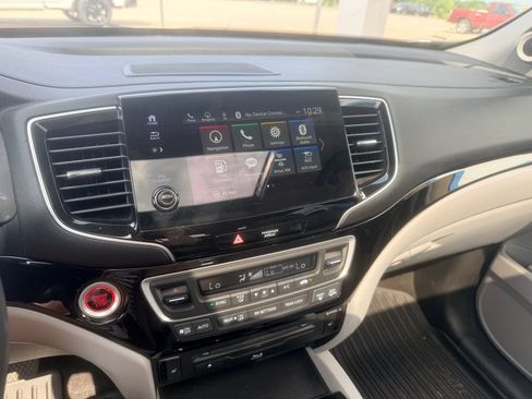 Used 2022 Honda Pilot Touring image 16
