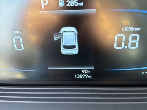 Used 2025 Hyundai Venue SEL image 10