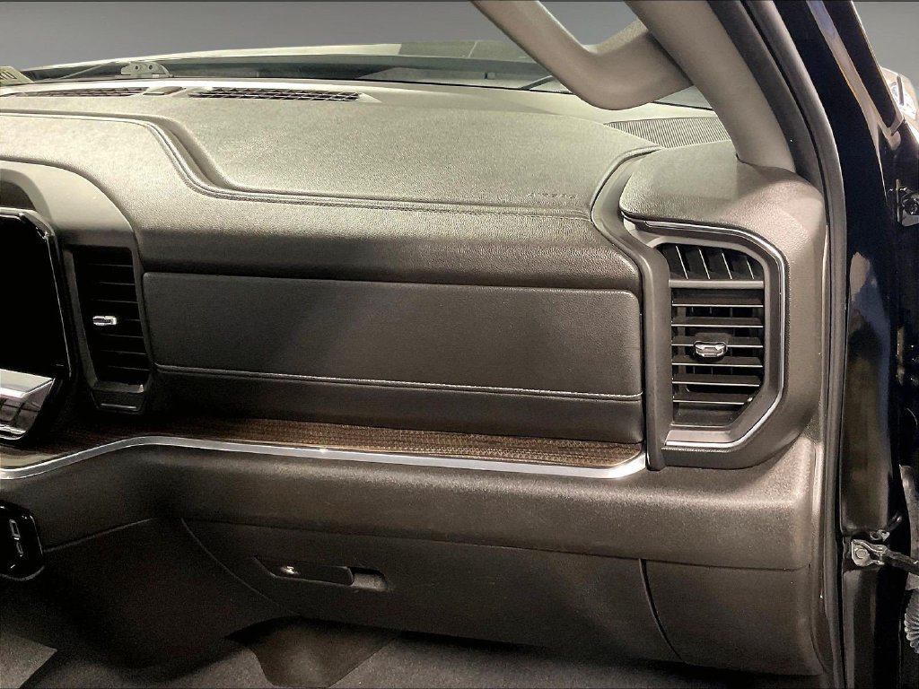 Used 2024 Chevrolet Silverado 1500 LT AWD/4WD image 13
